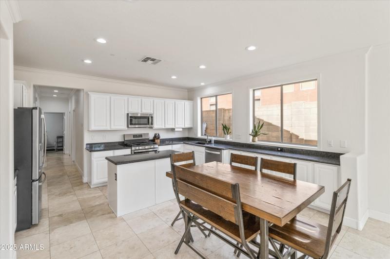 Kitchen/Dining