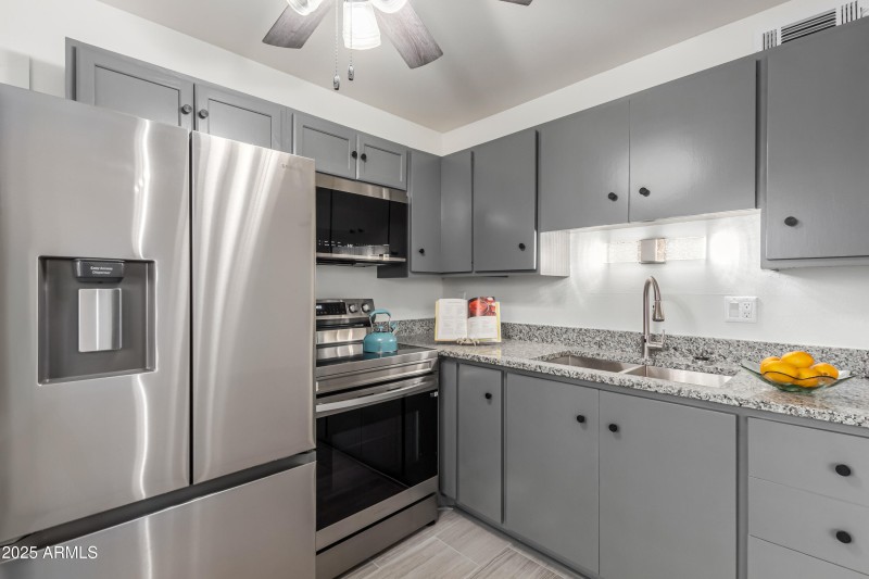 C220 - Kitchen