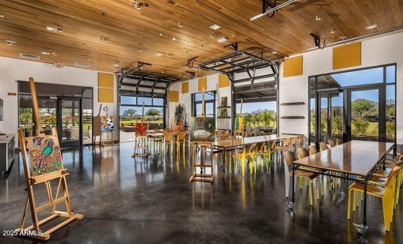 Club House 2