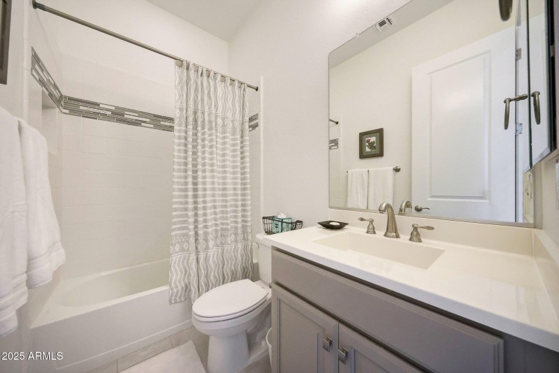 Full Bath 2