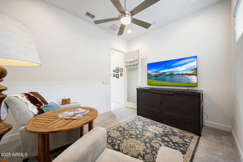 Den/Bedroom 2