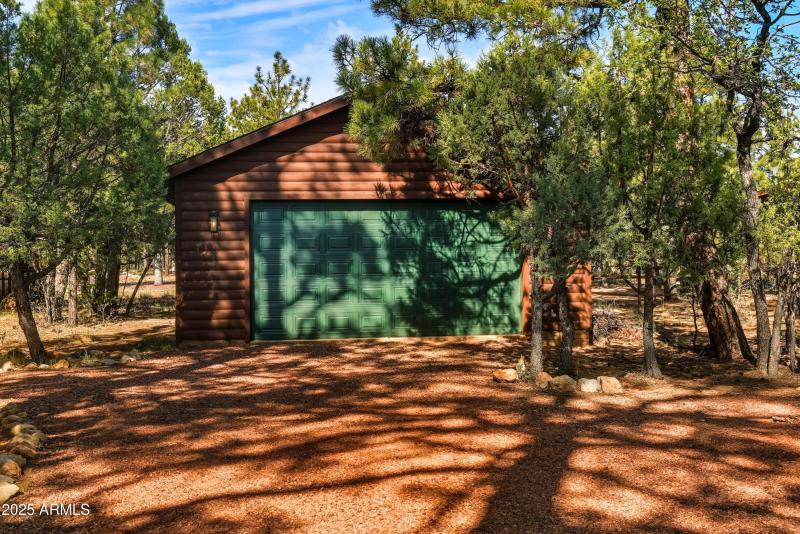 detached garage