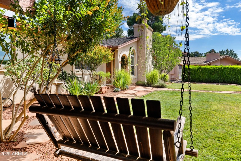 07-Front Yard