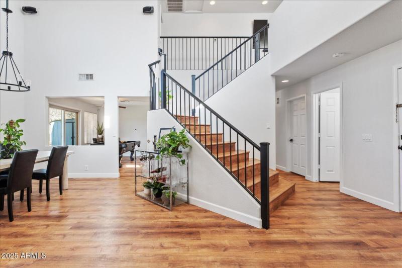 Dining/ Foyer