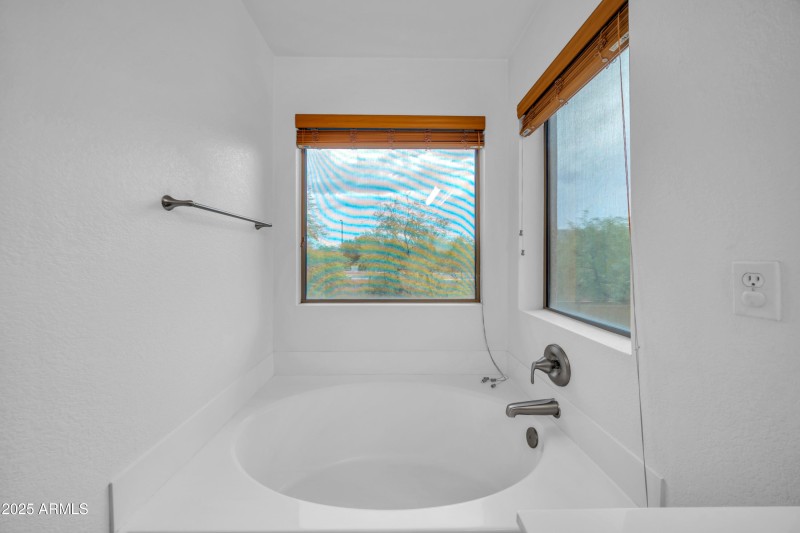 3546 W Webster Ct-20