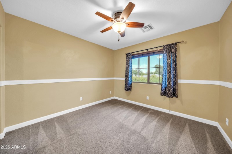 3546 W Webster Ct-29