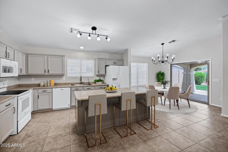 2943 E Mead Dr-14_VS