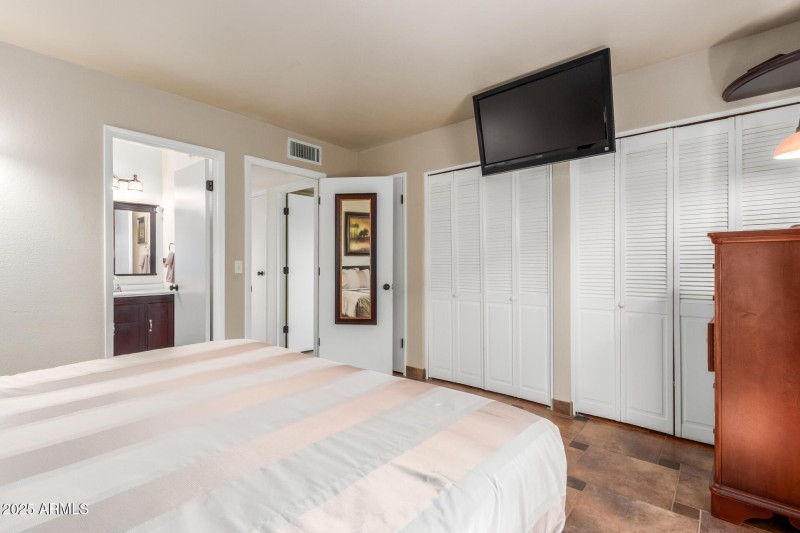 19 Master Bedroom