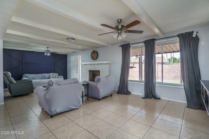 2) GREAT ROOM