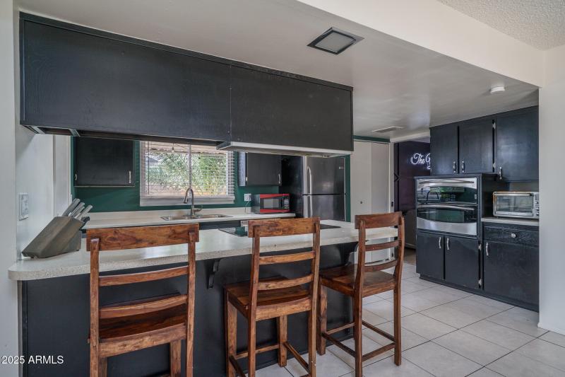 9) KITCHEN