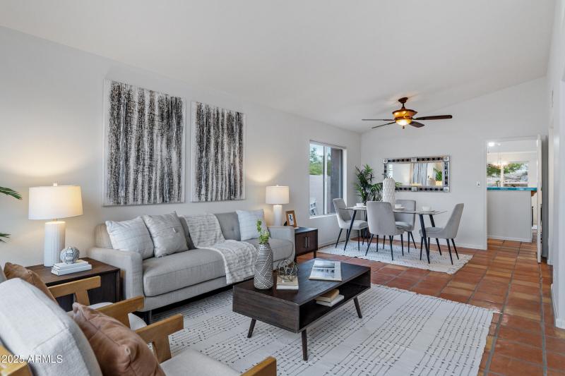 1711 E Waltann Ln-11