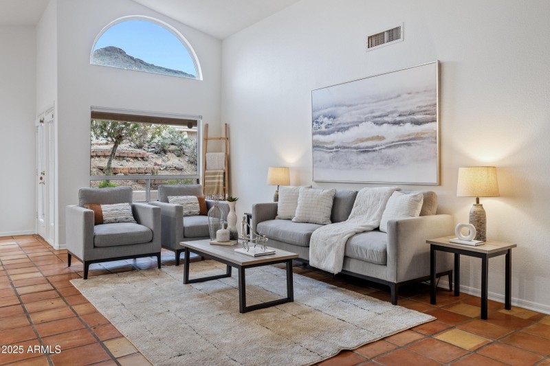 1711 E Waltann Ln-22