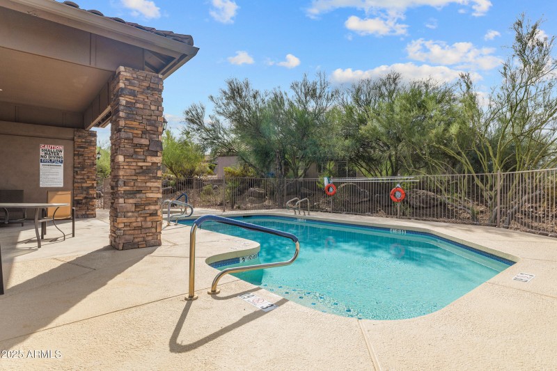 1711 E Waltann Ln-44