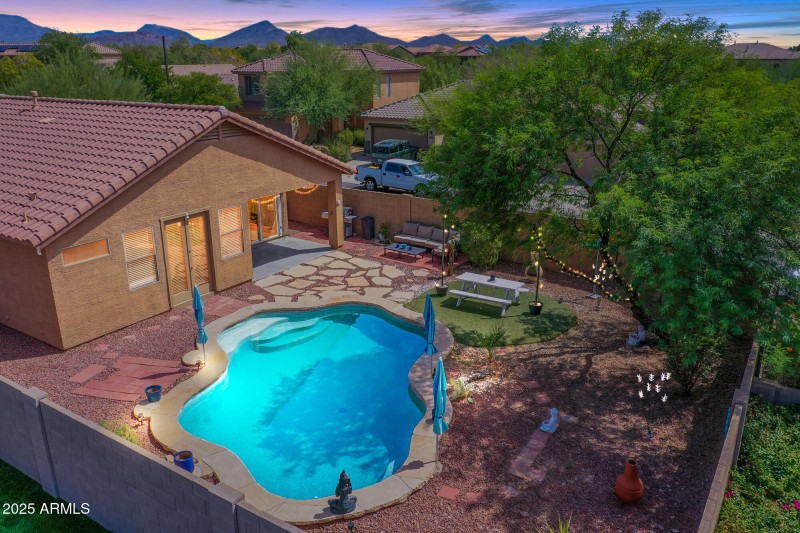 Twilight_Backyard