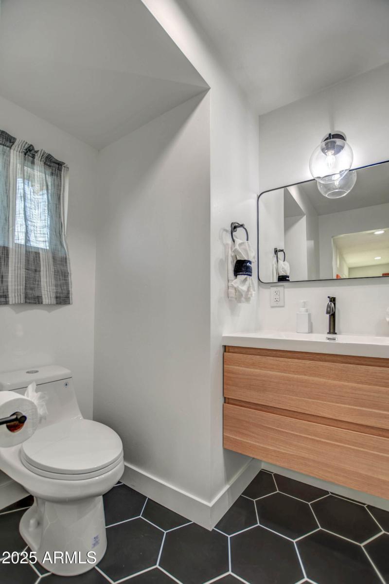 MASTER BATH 4