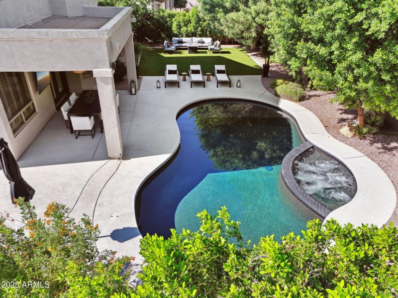 85-web-or-mls-6414-e-monte-cristo-ave