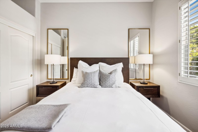 26-web-or-mls-6414-e-monte-cristo-ave