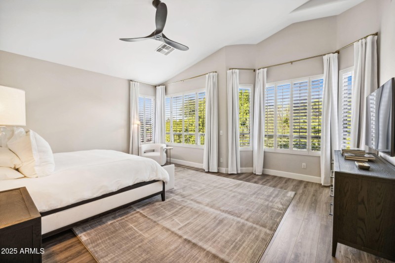 23-web-or-mls-6414-e-monte-cristo-ave