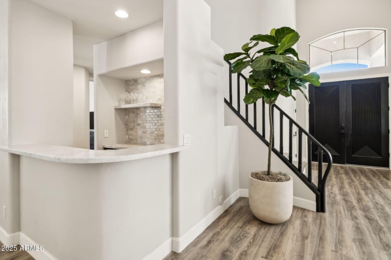 16-web-or-mls-6414-e-monte-cristo-ave