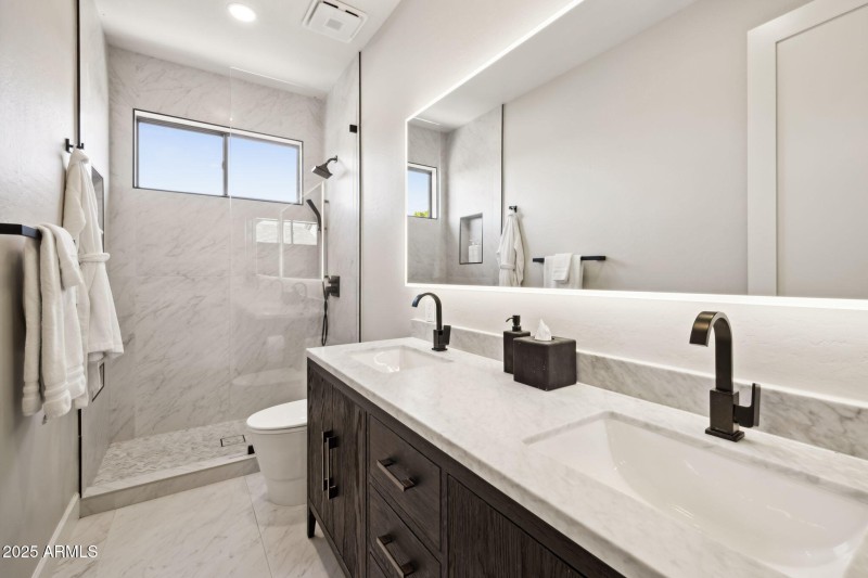 12-web-or-mls-6414-e-monte-cristo-ave