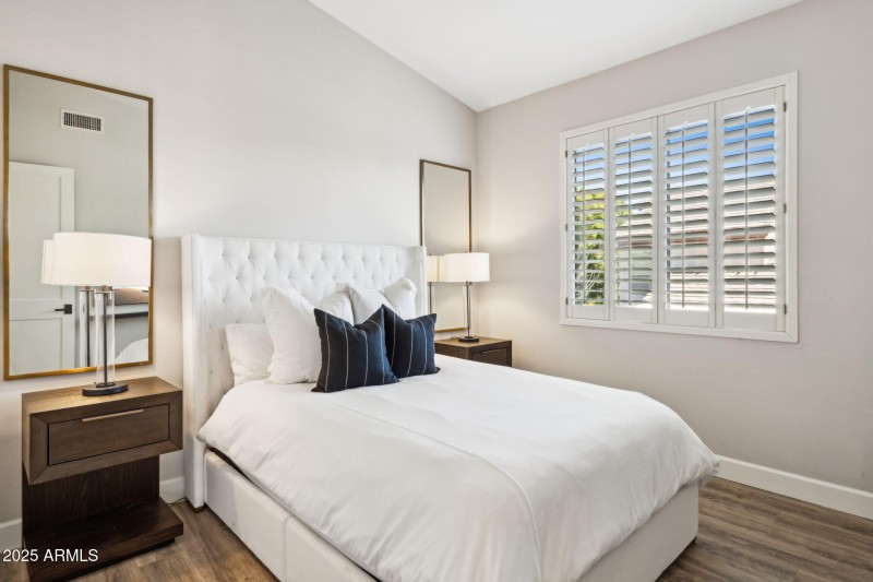 13-web-or-mls-6414-e-monte-cristo-ave