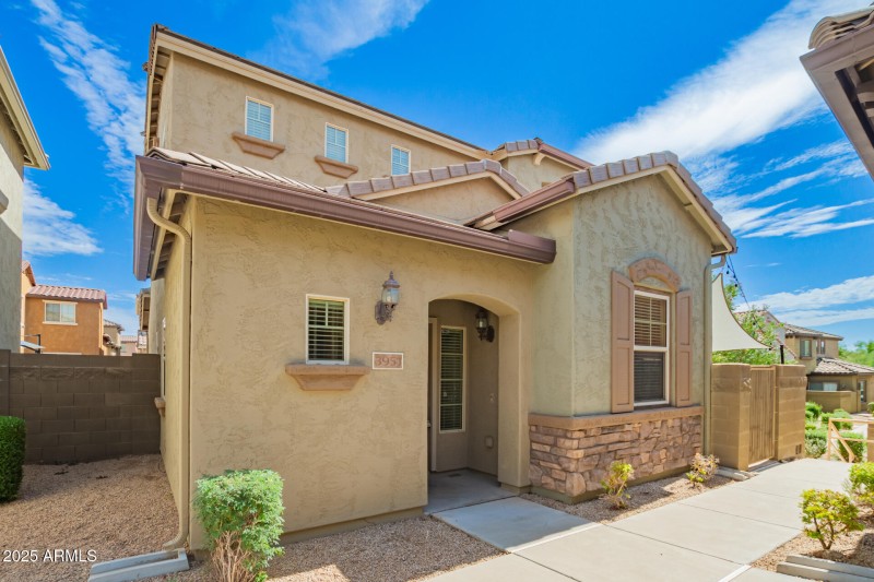 3951 E Cat Balue Dr