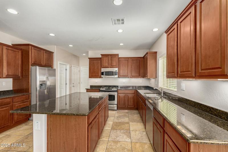 3951 E Cat Balue Dr