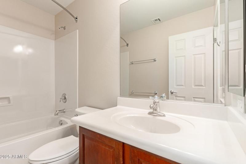3951 E Cat Balue Dr