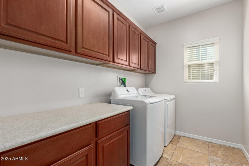 3951 E Cat Balue Dr