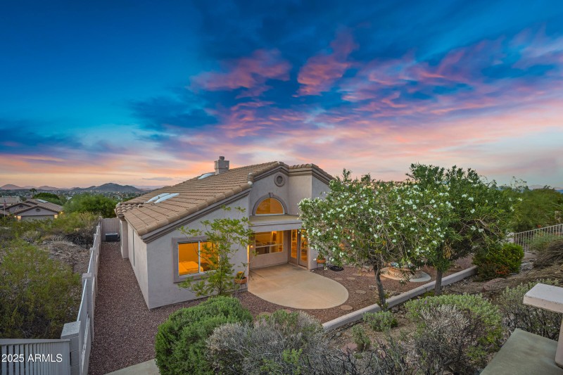 1711 E Waltann Ln-70