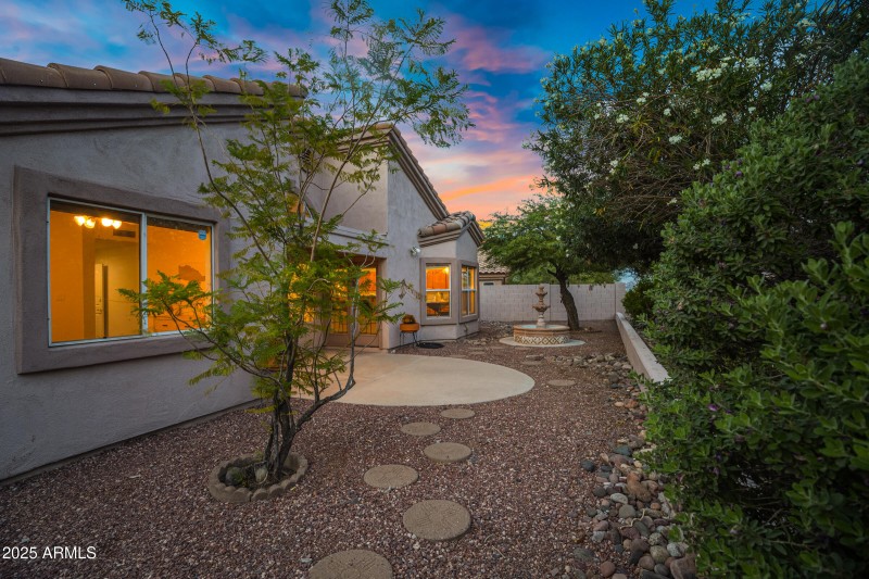 1711 E Waltann Ln-71