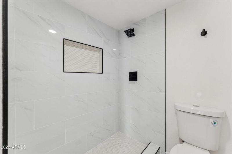 14-013-primary-bathroom