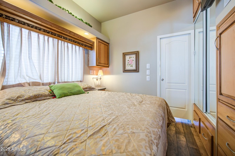 Bedroom-pic 3