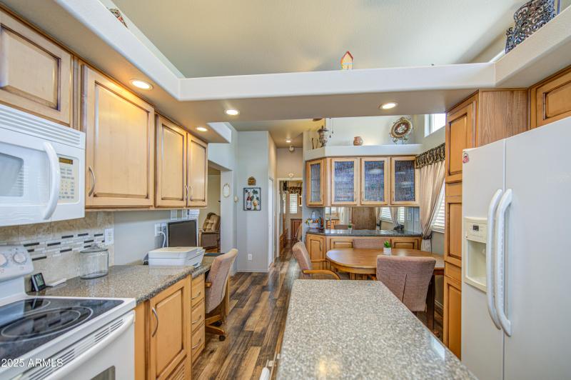 Kitchen 8