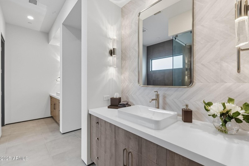 041_Primary Ensuite