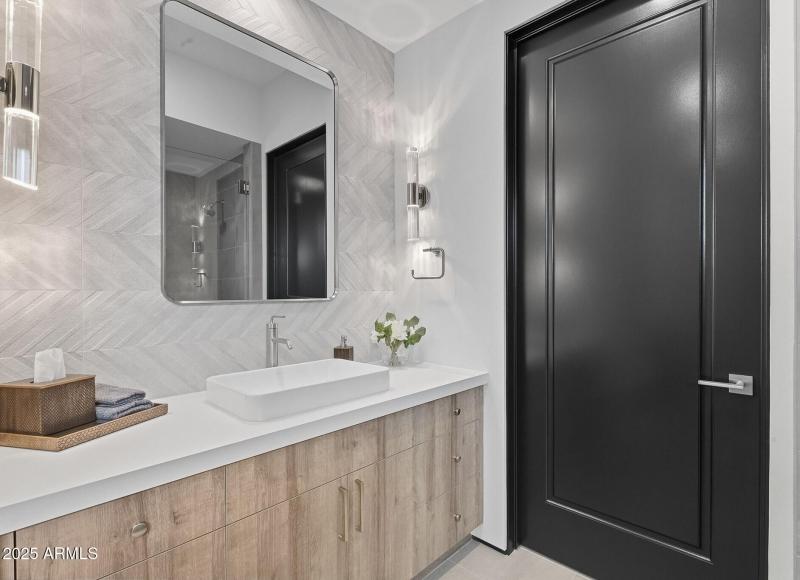 042_Primary Ensuite