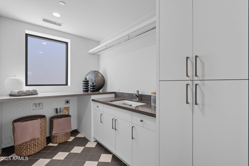 046_Laundry Room