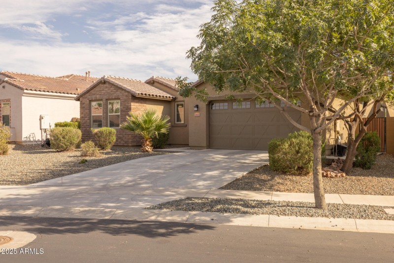 3)FRONT OF HOME