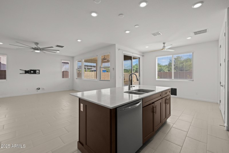 11)KITCHEN