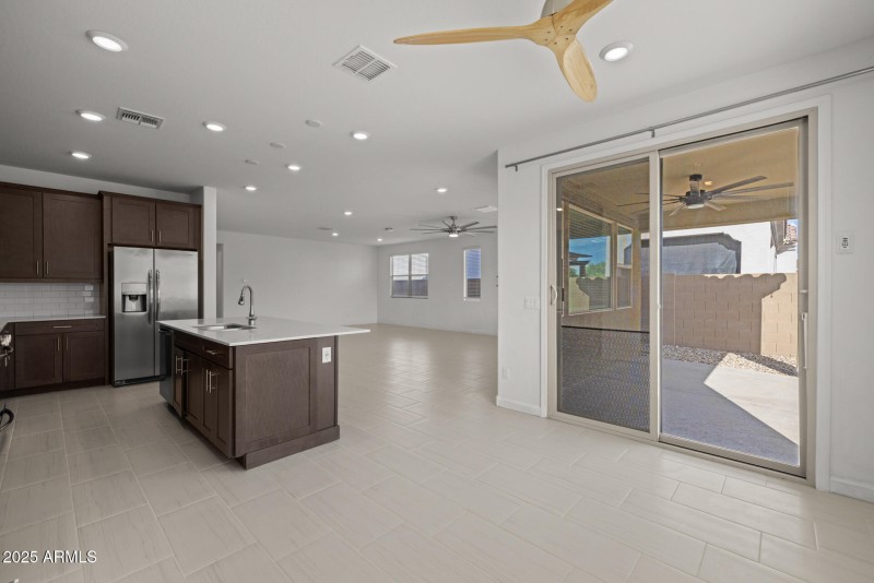 13)KITCHEN