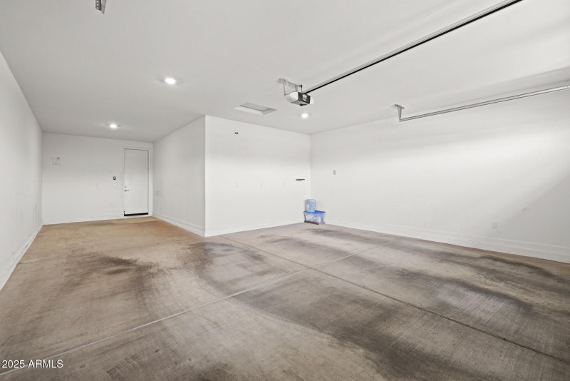29)GARAGE