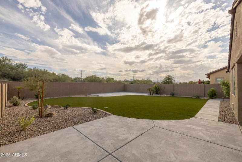 34)BACKYARD