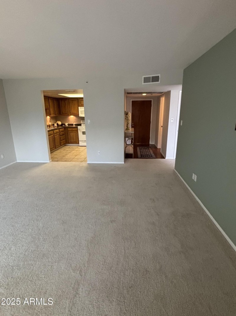 BDDB0C6E-9ED6-414E-96E9-9D60F2C41363