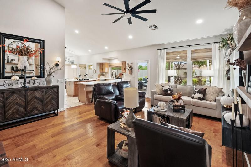 8623 W Escuda Dr-20