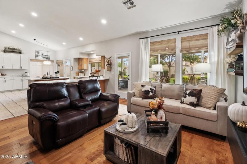 8623 W Escuda Dr-21