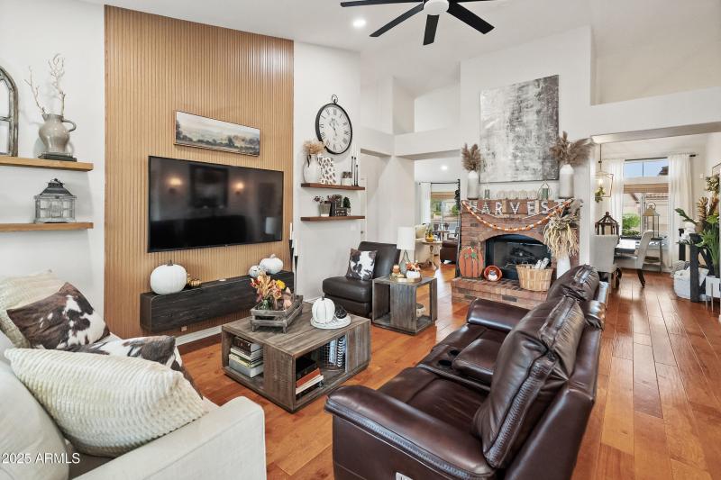 8623 W Escuda Dr-23