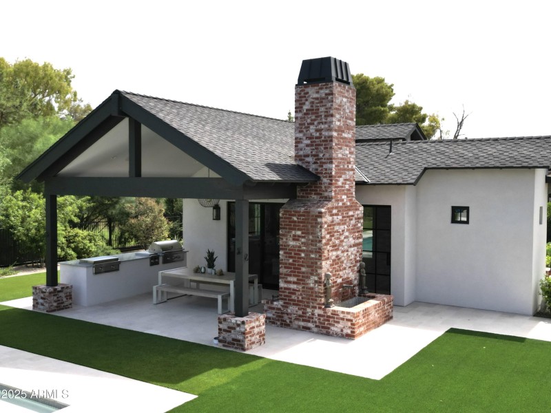 BBQ Area and Outside Dining 2