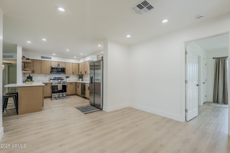 18-web-or-mls-Lockwood-6