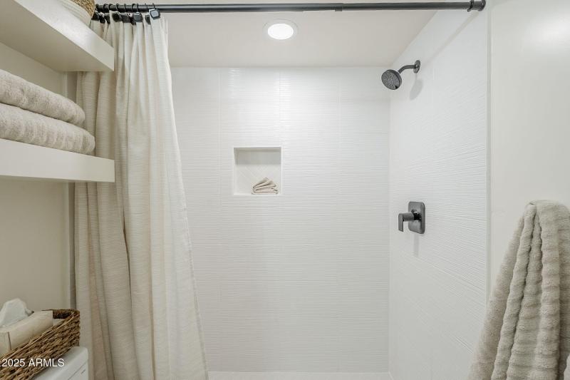 33-web-or-mls-Lockwood-21