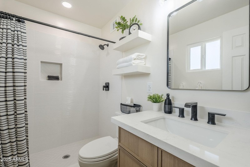 41-web-or-mls-Lockwood-29